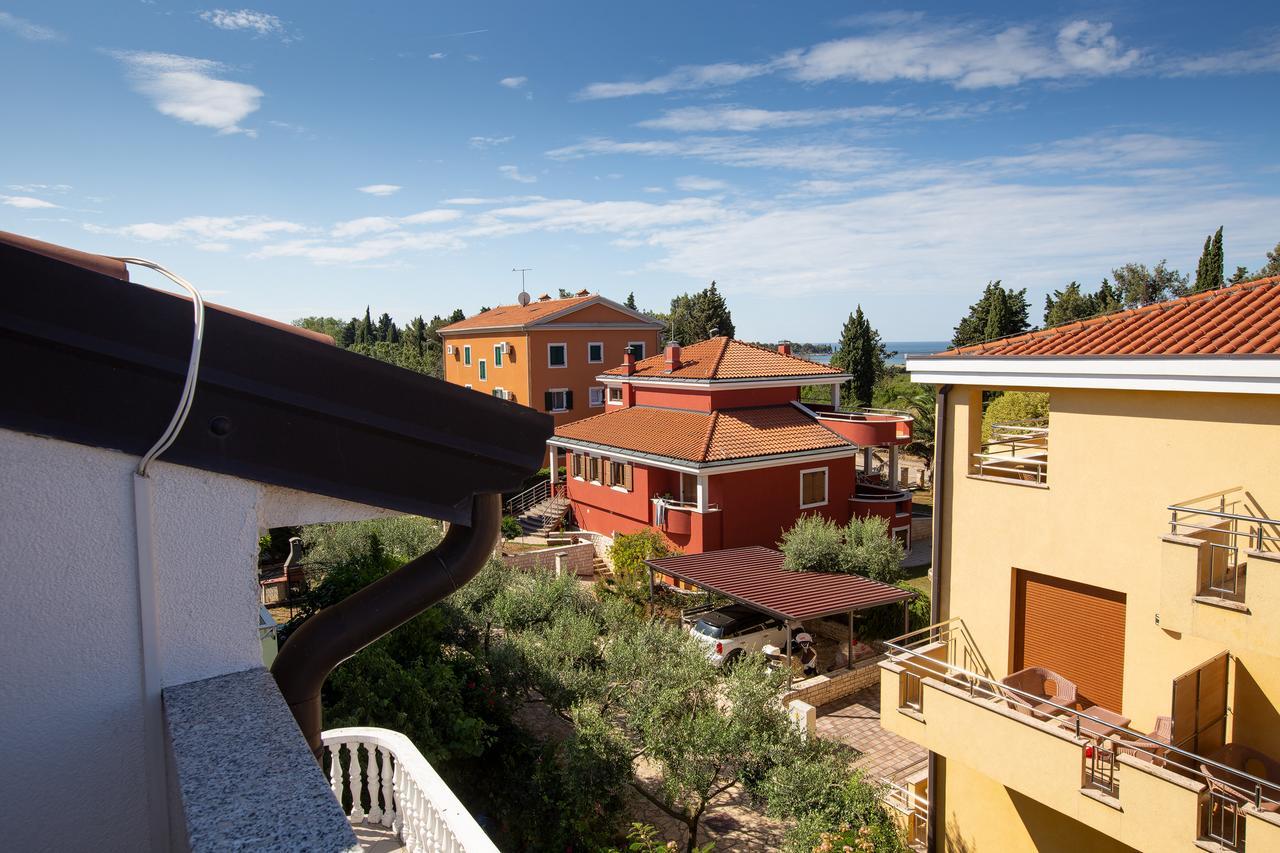 Apartments Michelle Умаг Екстериор снимка